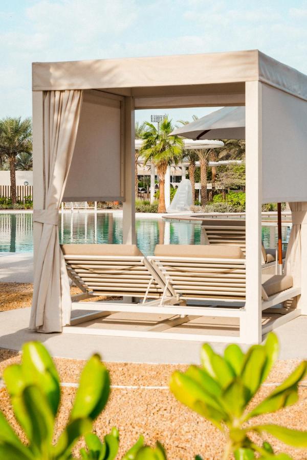 Erth Abu Dhabi Hotel ภายนอก รูปภาพ