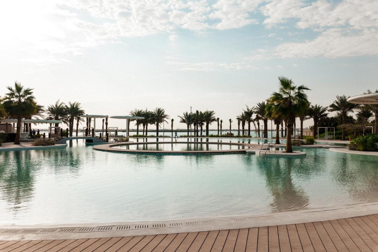 Erth Abu Dhabi Hotel ภายนอก รูปภาพ